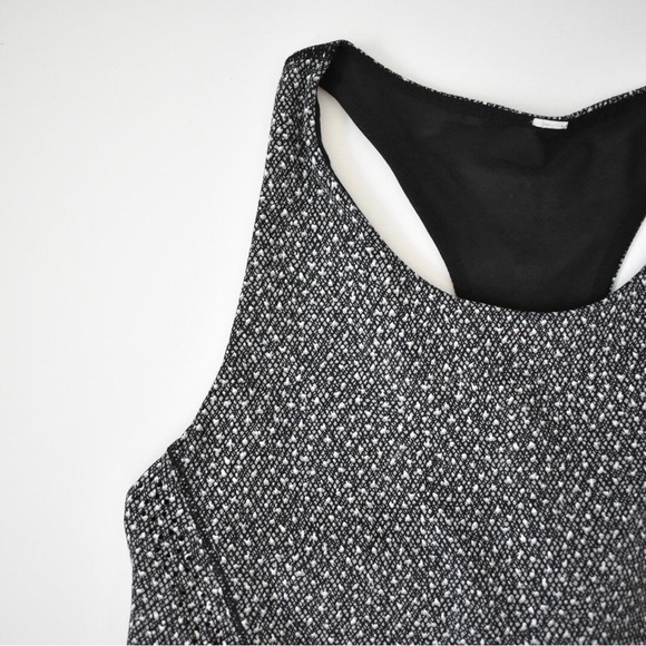 Lululemon ‘Hit It Tank’ in Frozen Fizz White Black/Black - Picture 3 of 15